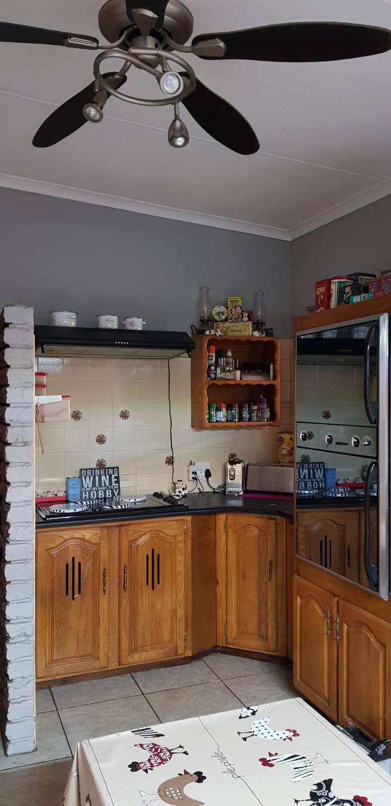 5 Bedroom Property for Sale in Rustenburg Central North West